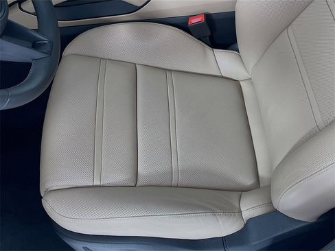 Certified 2026 Porsche Cayenne Coupe image 11