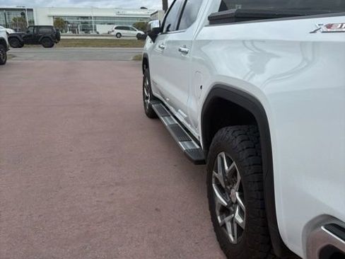 Used 2023 GMC Sierra 1500 SLT w/ SLT Premium Package image 7