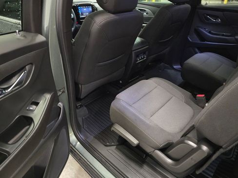 Used 2023 Chevrolet Traverse LT FWD image 29