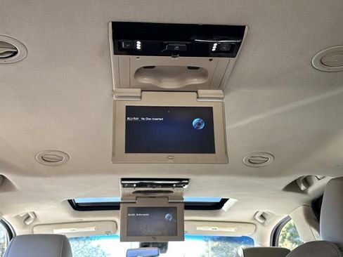 Used 2018 Cadillac Escalade ESV Premium Luxury image 14