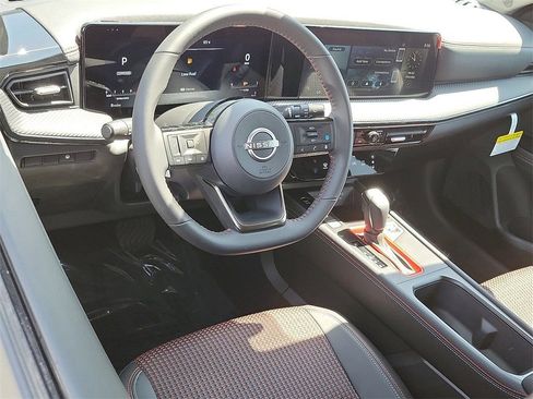 New 2025 Nissan Kicks SR image 4