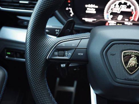 Used 2019 Lamborghini Urus AWD/4WD image 20