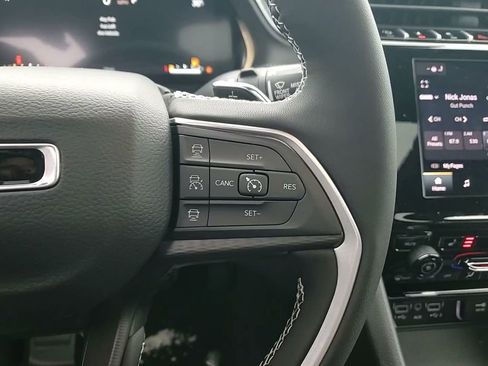 New 2025 Jeep Grand Cherokee L Altitude image 27