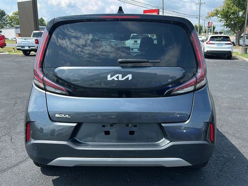 Used 2024 Kia Soul LX w/ Option Group 015 FWD image 4