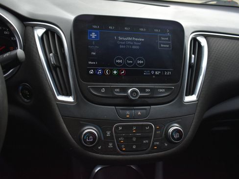 Used 2021 Chevrolet Malibu LT FWD image 26