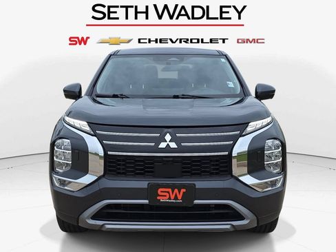 Used 2025 Mitsubishi Outlander SE AWD/4WD image 2