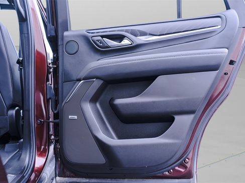 Used 2023 GMC Yukon Denali w/ Denali Reserve Package image 32