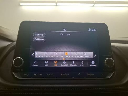 Used 2024 Nissan Rogue SV FWD image 23