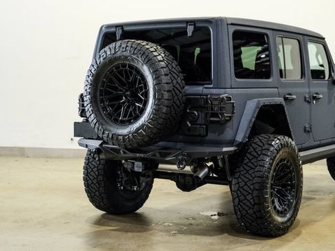 Used 2024 Jeep Wrangler Unlimited Rubicon w/ Technology Group AWD/4WD image 39