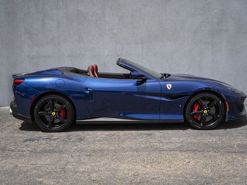 Used 2019 Ferrari Portofino image 6