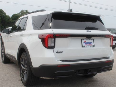 New 2026 Ford Explorer ST-Line w/ ST-Line Street Pack RWD image 11
