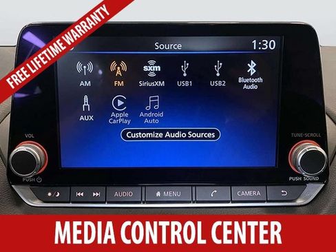Used 2024 Nissan Sentra SV FWD image 11