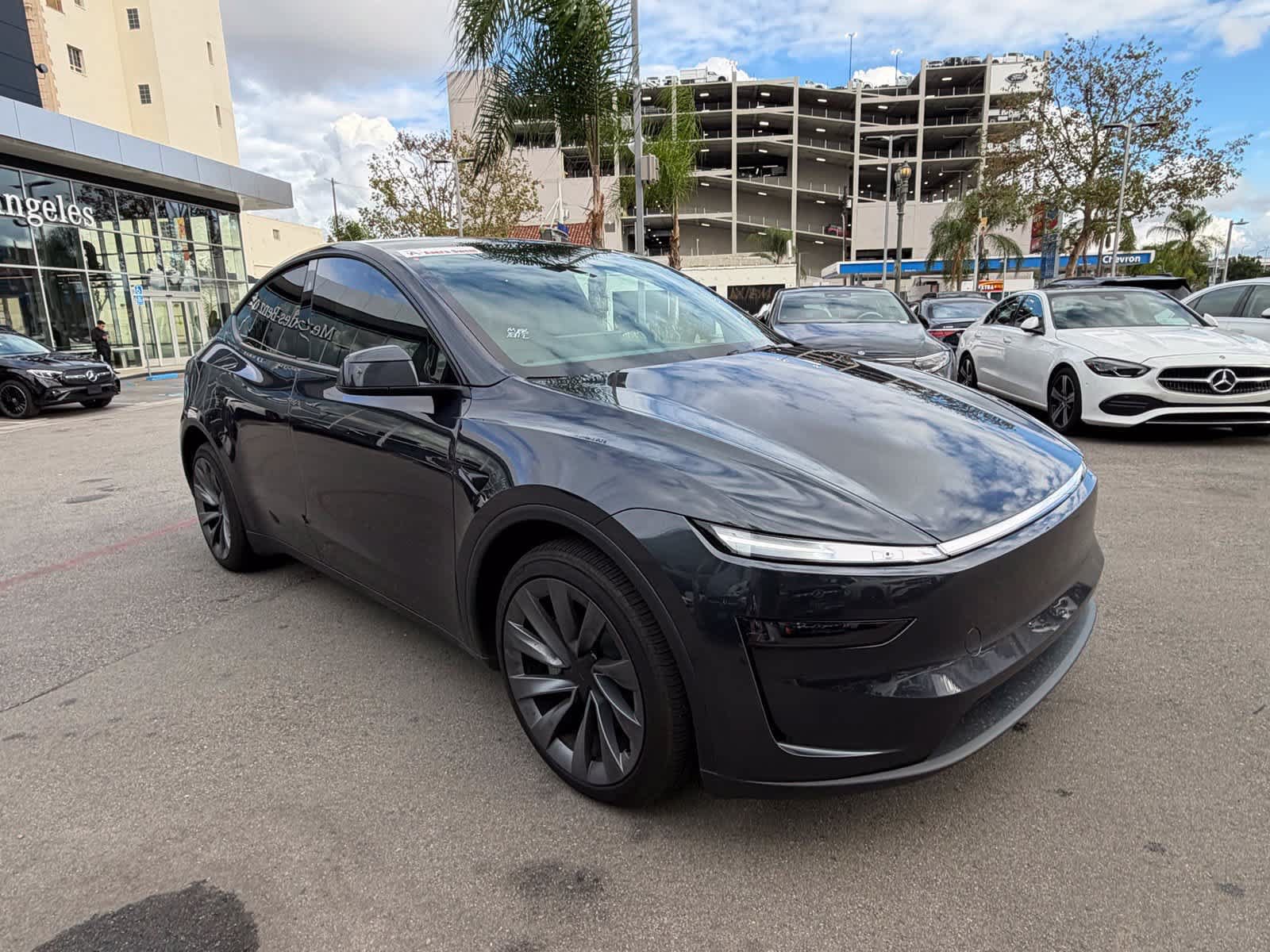 Used 2026 Tesla Model Y AWD image 5