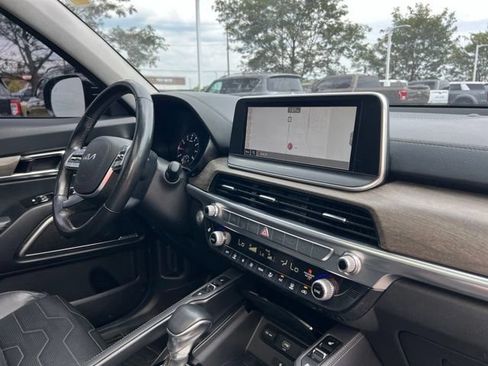 Certified 2022 Kia Telluride SX w/ SX Prestige Package AWD/4WD image 42