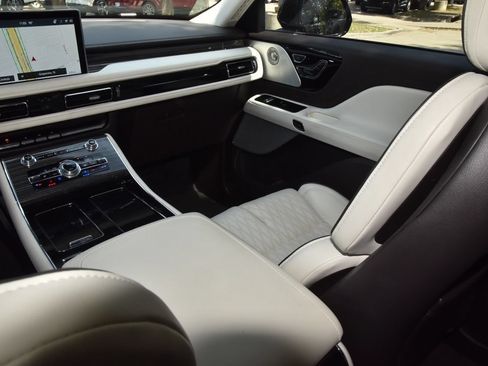 Used 2023 Lincoln Aviator Black Label AWD/4WD image 18