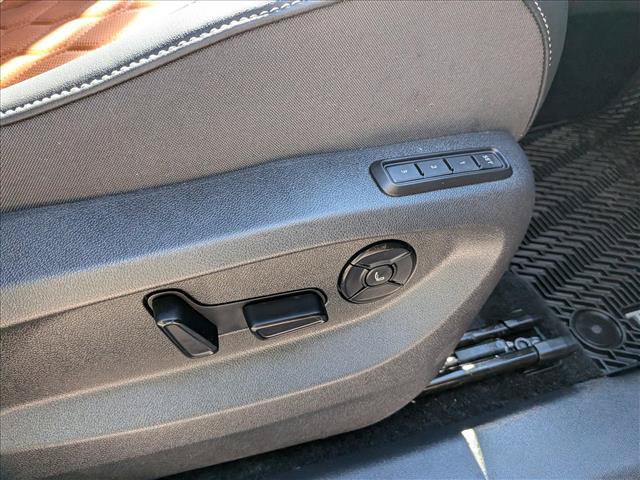 Used 2025 Volkswagen Tiguan SEL R-Line AWD/4WD image 13