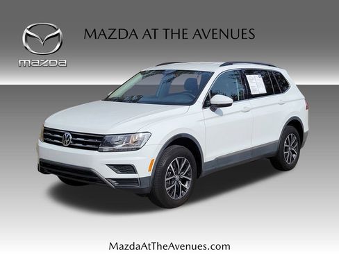 Used 2020 Volkswagen Tiguan SE image 1