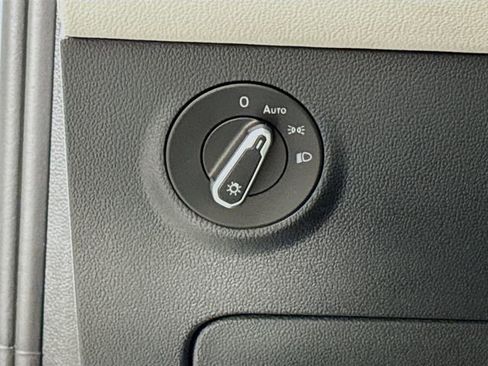 New 2026 Volkswagen Taos SEL AWD/4WD image 10
