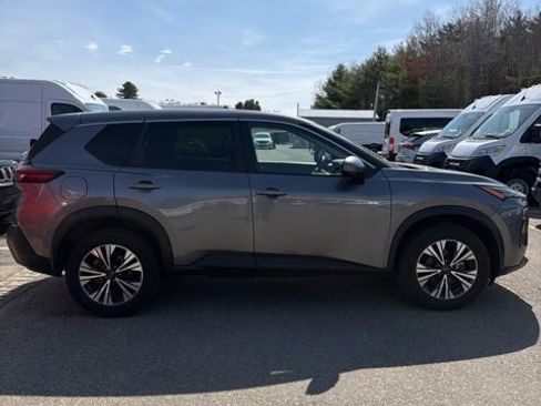 Used 2023 Nissan Rogue SV image 8