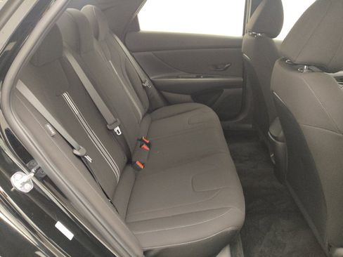 Used 2025 Hyundai Elantra Sport FWD image 19