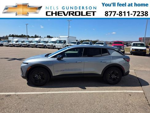 New 2026 Chevrolet Equinox EV LT w/ Comfort Package FWD image 4