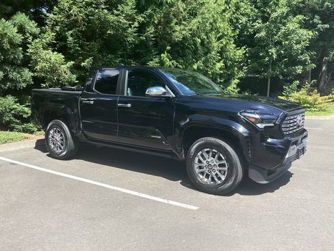 Certified 2024 Toyota Tacoma Limited w/ Limited Package (LT) AWD/4WD image 8