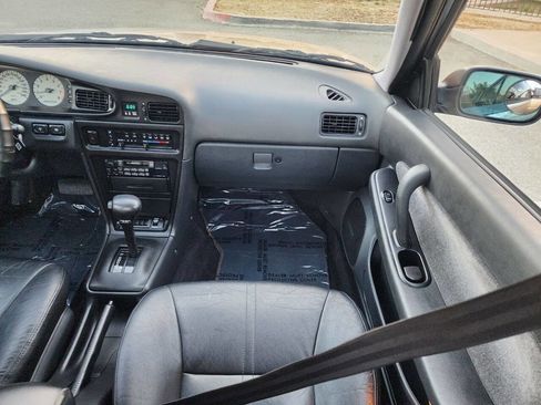 Used 1994 Nissan Maxima SE image 24