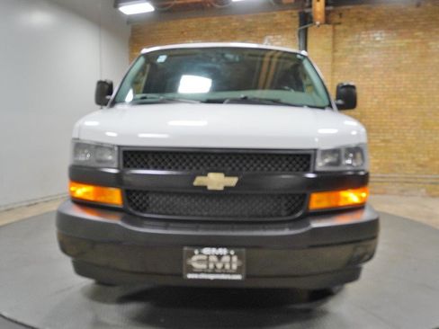 Used 2021 Chevrolet Express 3500 LS RWD image 4