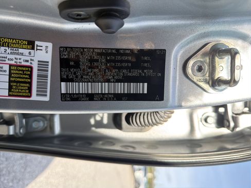 Used 2022 Toyota Highlander LE FWD image 33