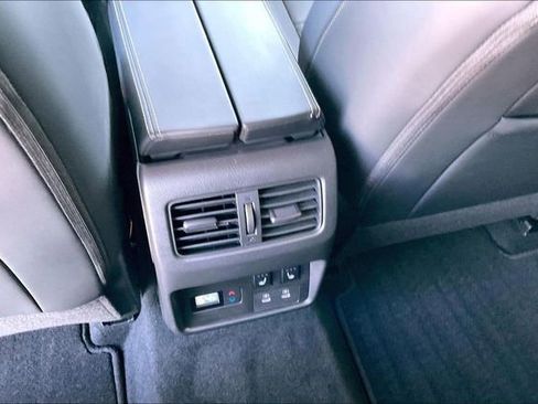 Certified 2025 Nissan Rogue Platinum w/ Platinum Premium Package FWD image 31
