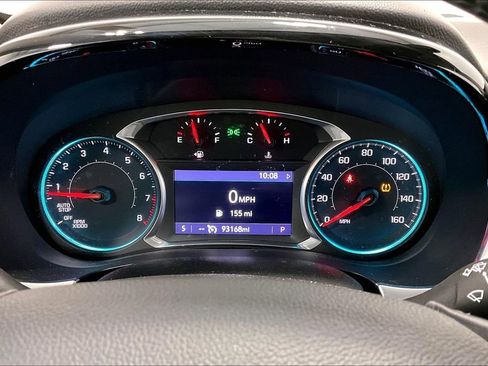 Used 2021 Chevrolet Traverse LT image 25