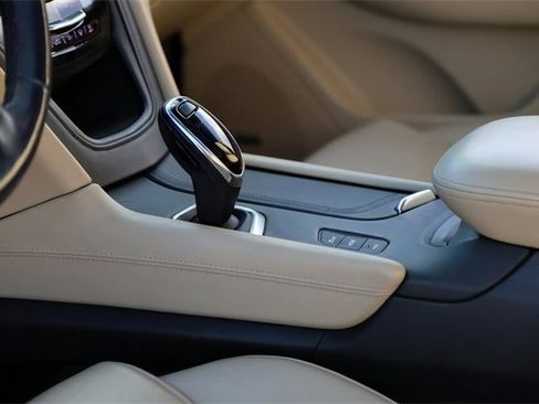 Used 2018 Cadillac XT5 Luxury w/ Driver Awareness Package image 17