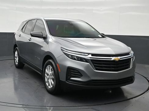 Used 2023 Chevrolet Equinox LS FWD image 8