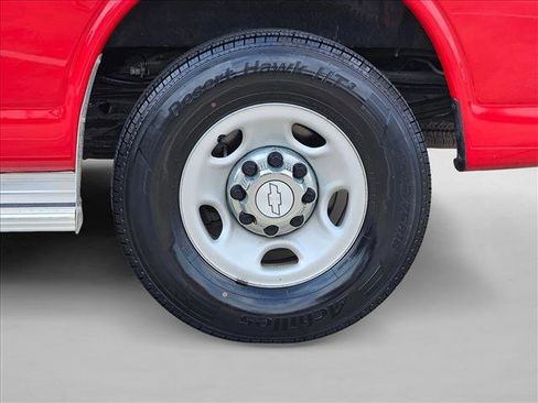 Used 2017 Chevrolet Express 2500 LT w/ LT Preferred Equipment Group image 22