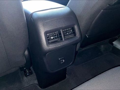 Used 2024 GMC Terrain SLE w/ Driver Convenience Package AWD/4WD image 25