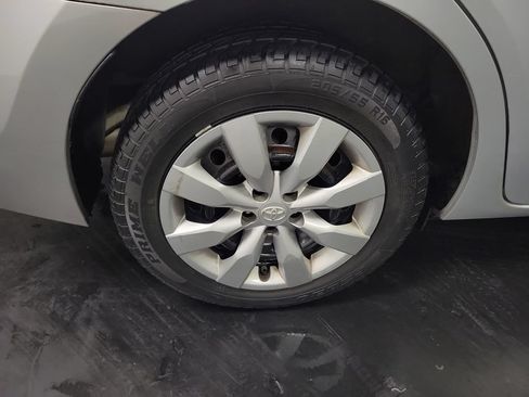 Used 2014 Toyota Corolla LE FWD image 11