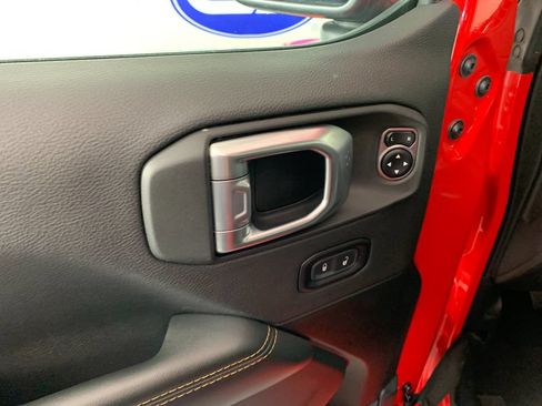 Used 2024 Jeep Wrangler Unlimited Sahara AWD/4WD image 14