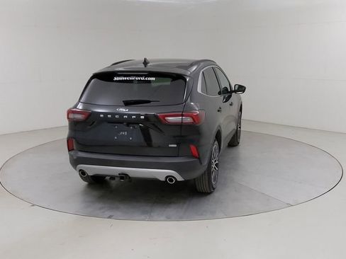 Certified 2025 Ford Escape SE w/ Class II Trailer Tow Package FWD image 14