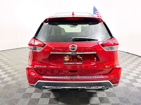 Used 2020 Nissan Rogue SV FWD image 4