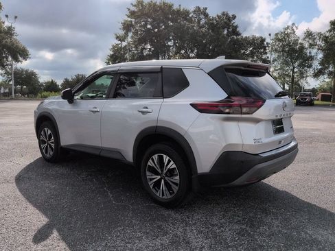 Certified 2022 Nissan Rogue SV FWD image 6