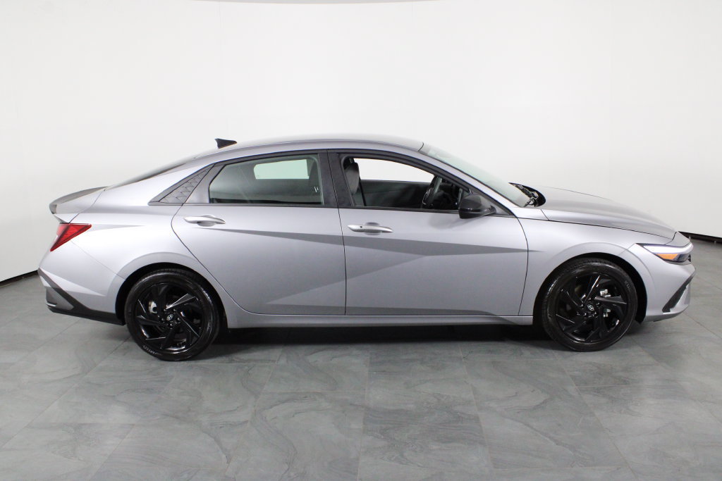Certified 2026 Hyundai Elantra Sport FWD image 12