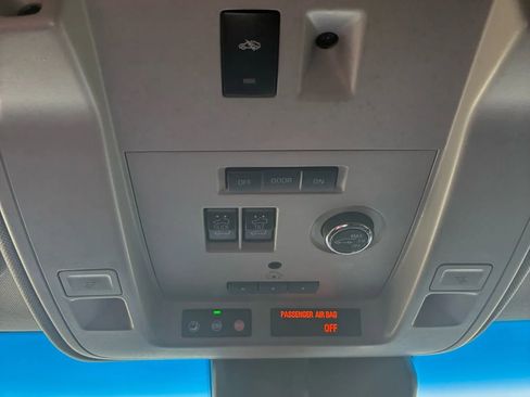 Used 2019 Cadillac Escalade ESV Premium Luxury w/ Escalade Sport Edition image 23