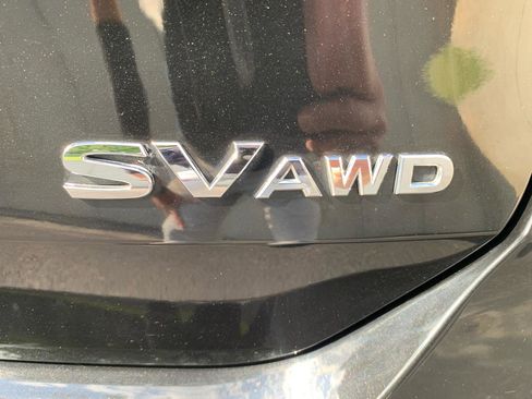 Used 2018 Nissan Rogue SV AWD/4WD image 32
