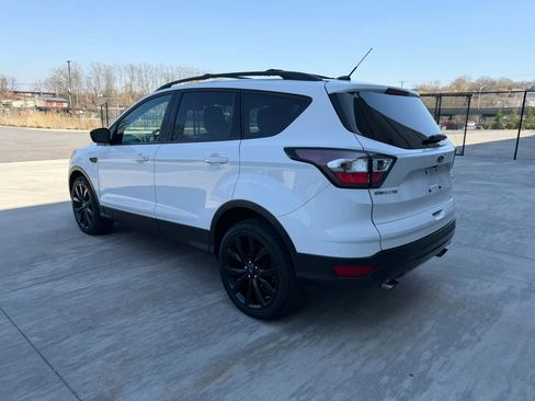 Used 2018 Ford Escape SE w/ SE Sport Appearance Package image 6