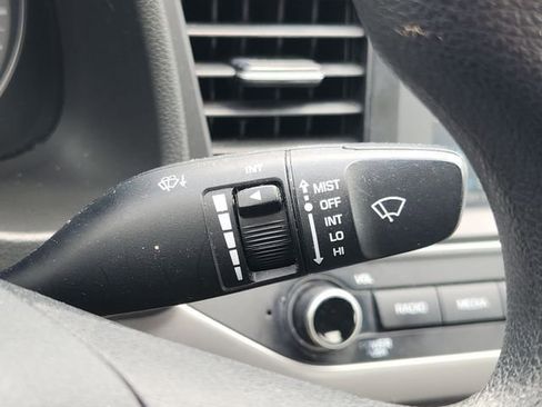 Used 2018 Hyundai Elantra SEL FWD image 20