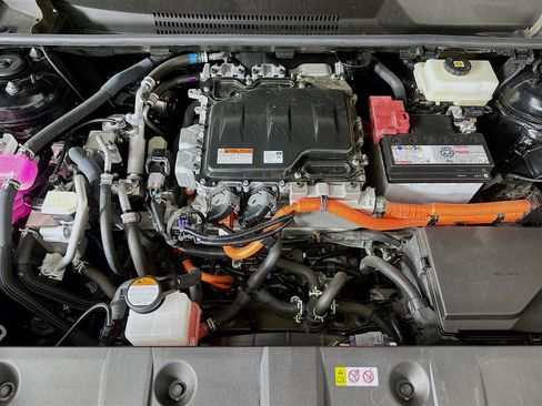 Used 2023 Toyota bZ4X XLE w/ Weather Package AWD/4WD image 32