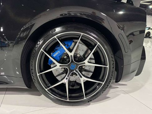 Used 2022 Bugatti Chiron Pur Sport image 41