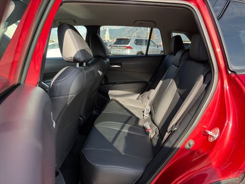 Used 2025 Toyota Corolla Cross XLE AWD/4WD image 24