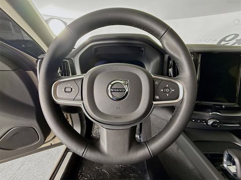 Used 2025 Volvo XC60 B5 Core w/ Protection Package Premier image 11