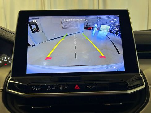 Used 2024 Jeep Compass Limited image 15